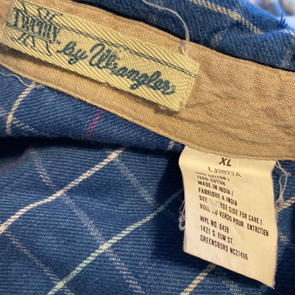 Women’s Wrangler Twenty X button shirt - Picture 6 of 6